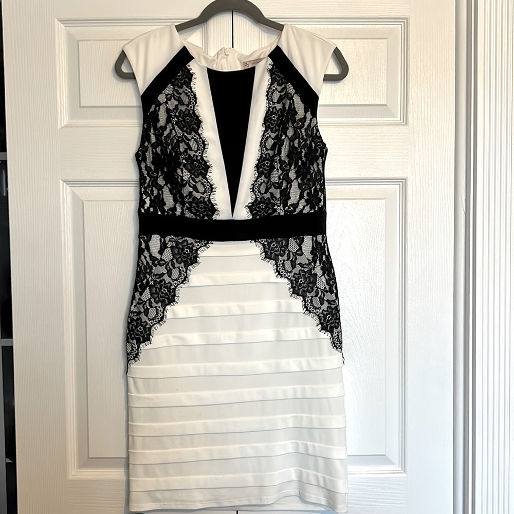 Dressbarn white & black fitted dress